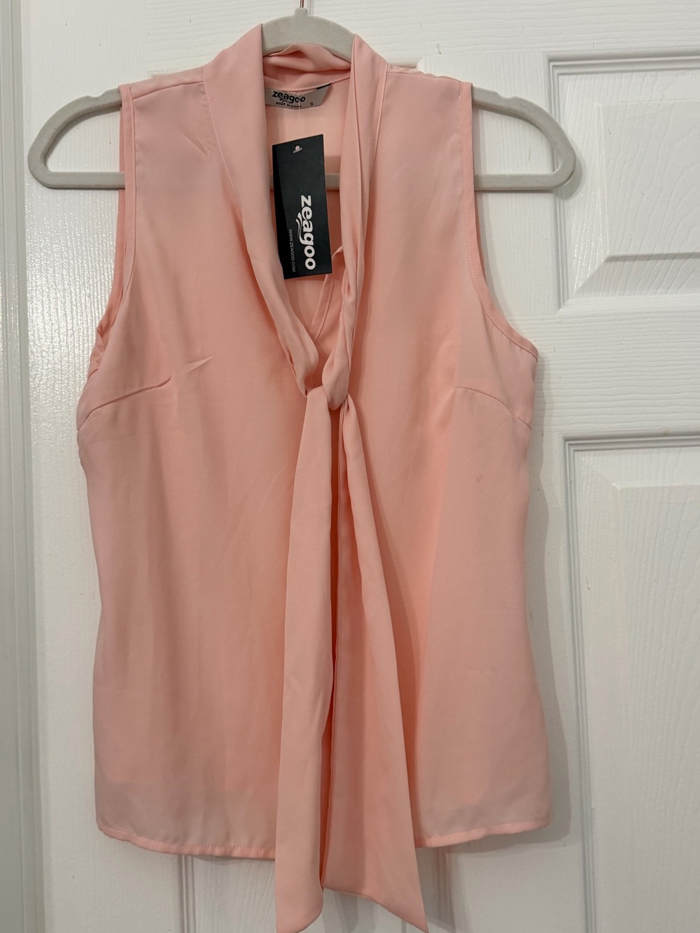 zeagoo Peach Tie-Neck Sleeveless blouse